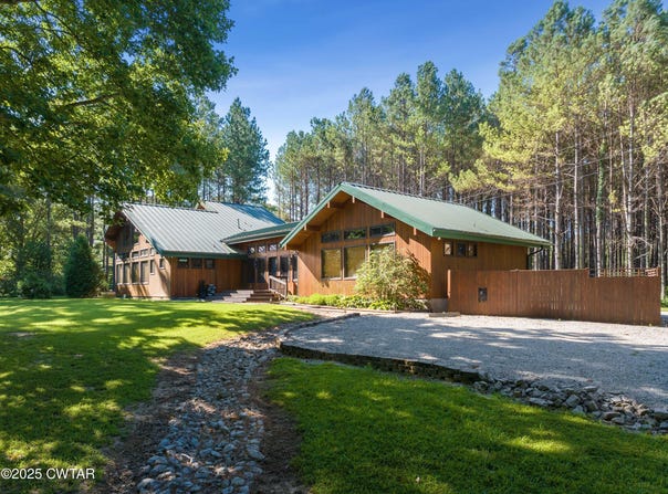 1273 Palmer Road, Lexington, TN 38351
