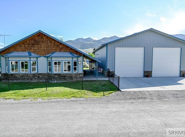 801 Forest Drive, Mackay, ID 83251