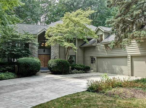 31129 Huntington Woods, Bay Village, OH 44140
