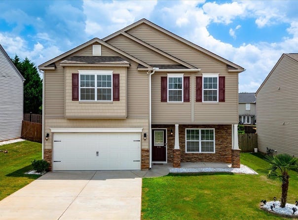 15 Spyglen Way, Greer, SC 29651