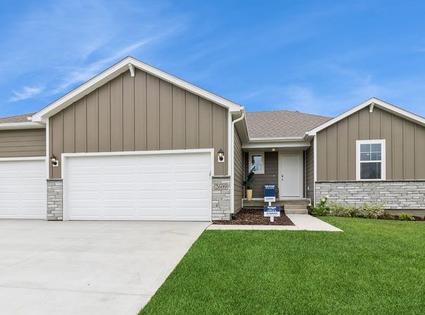 2406 BUTLER DR, ADEL, IA 50003