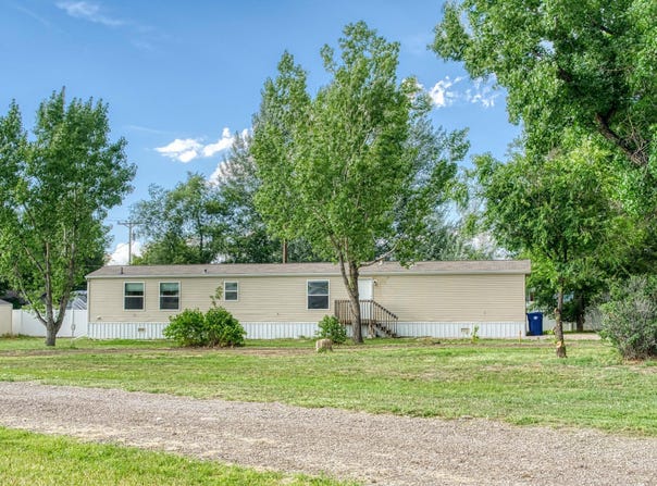 112 S Cheyenne Ave S, Moorcroft, WY 82721