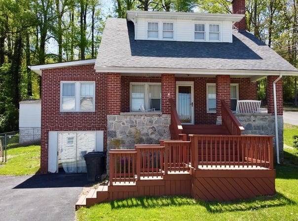 2701 Valley View Ave, BLUEFIELD, WV 24701