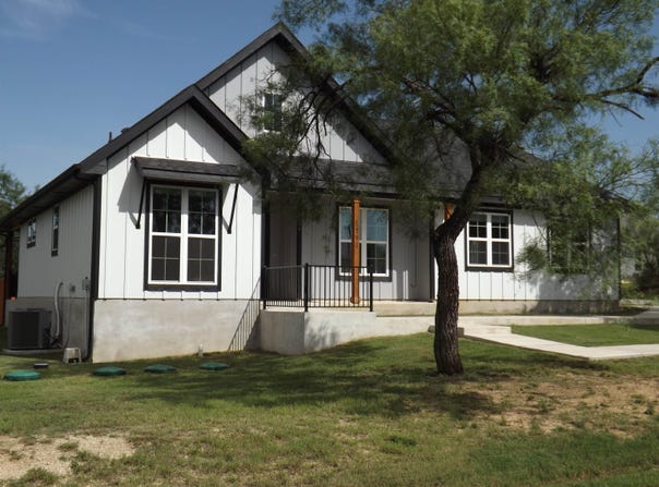 1191 S Lake Dr, Granite Shoals, TX 78654