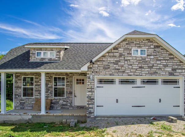 69 Queens Drive, East Bernstadt, KY 40729