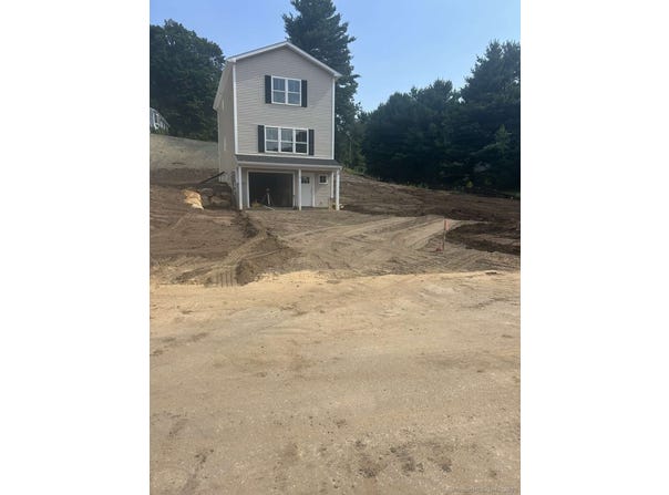8 Jordan Lane, Colchester, CT 06415