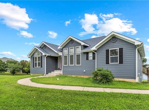 13785 E Nelson Road, Nevada, MO 64772