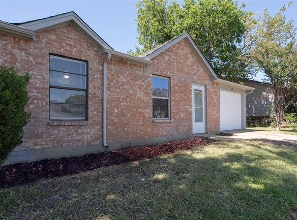 624 Black Hills Drive, Burleson, TX 76028