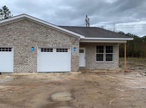 3131 Thomas Sumter, Dalzell, SC 29040