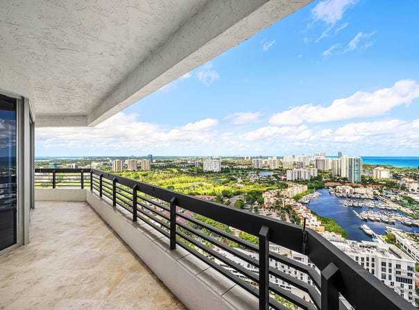 3500 Mystic Pointe Drive, Aventura, FL 33180