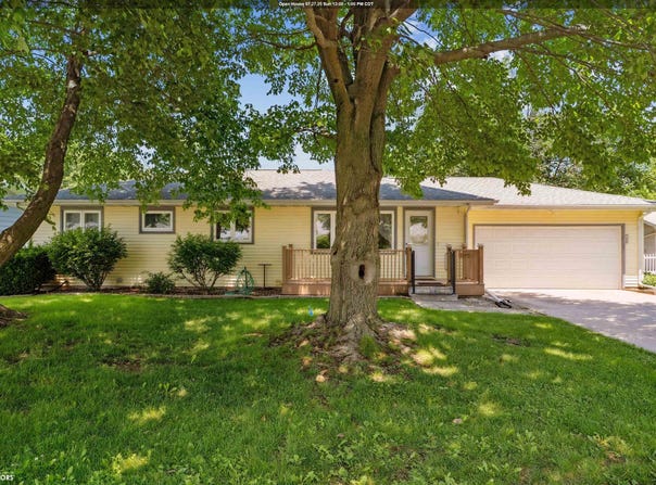 105 Kennedy St, New London, IA 52645