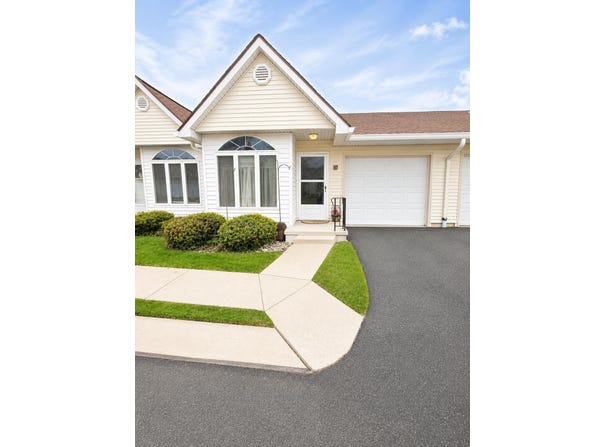 729 W Clark Street, Tecumseh, MI 49286