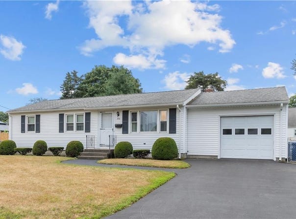 352 COVE Avenue, Warwick, RI 02886