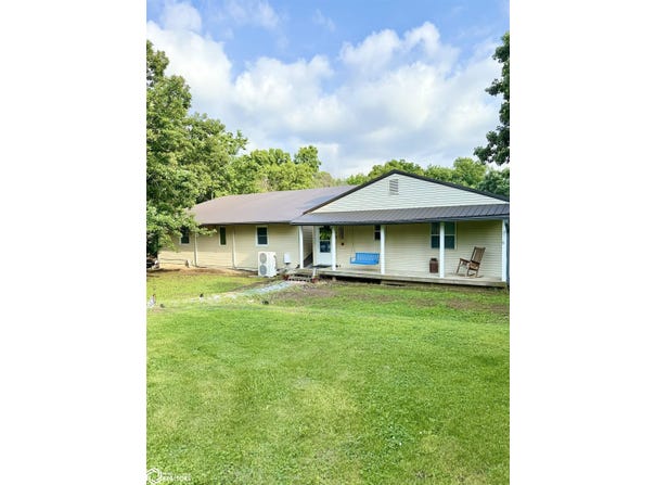 18596 205th St, Keosauqua, IA 52565