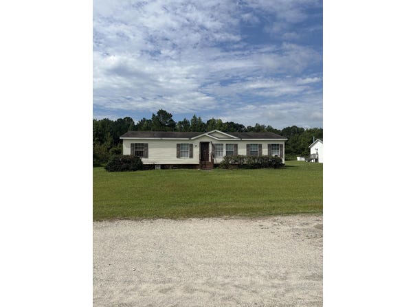 117 Macintosh Road, Reevesville, SC 29471