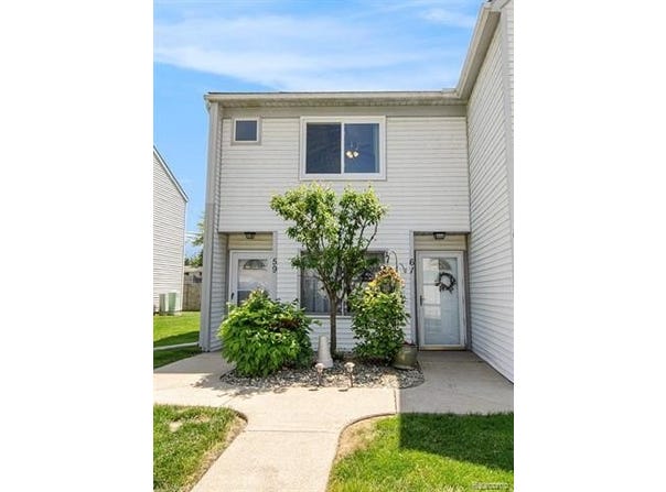59 Rosebud Lane, Mt. Clemens, MI 48043