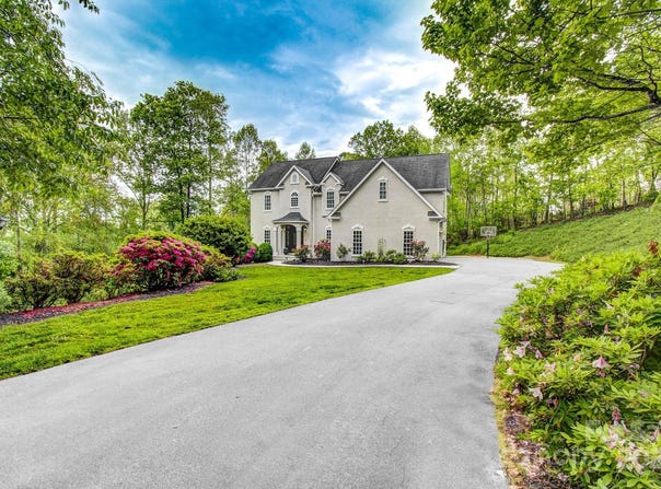 208 Bragg Court, Hendersonville, NC 28792