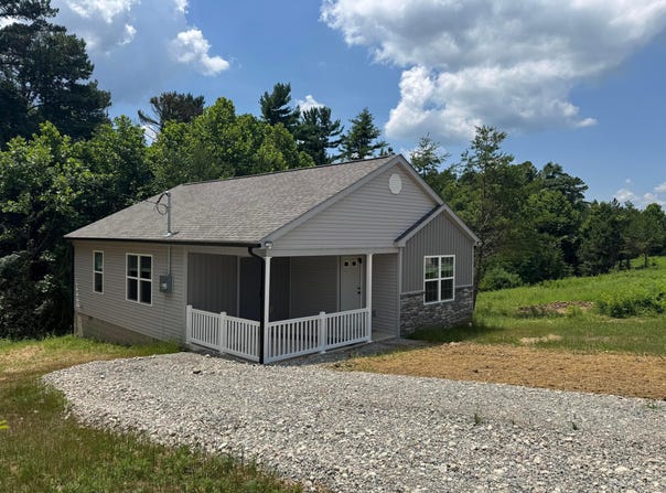 342 Elm Street, New Straitsville, OH 43766