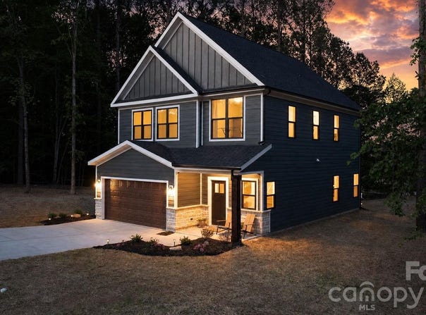 5256 Whitewater Drive, Hickory, NC 28601
