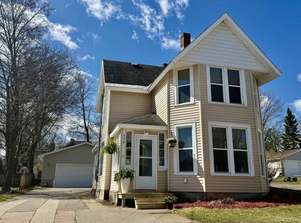 339 W Park Street, Marquette, MI 49855