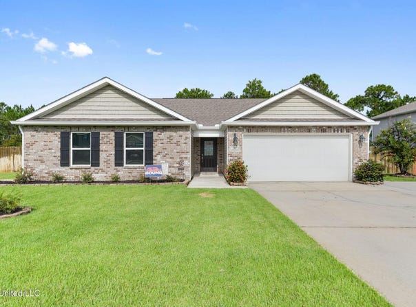 36 Whisperwood Lane, Ocean Springs, MS 39564