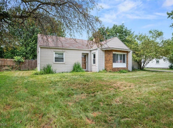 1298 Beech Street, Willoughby, OH 44094