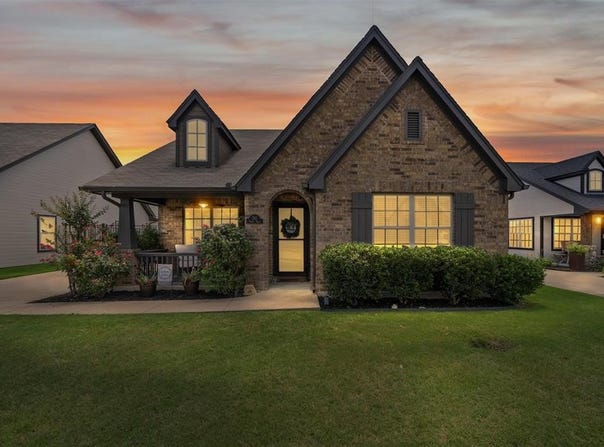 241 Tinker Trail, Burleson, TX 76028