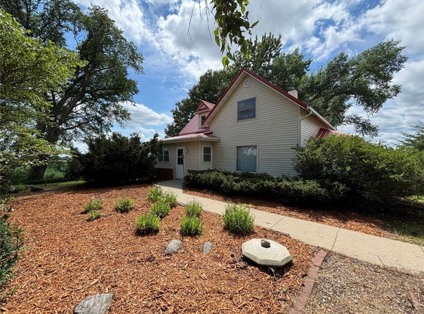 2297 Clover Avenue, Perry, IA 50220