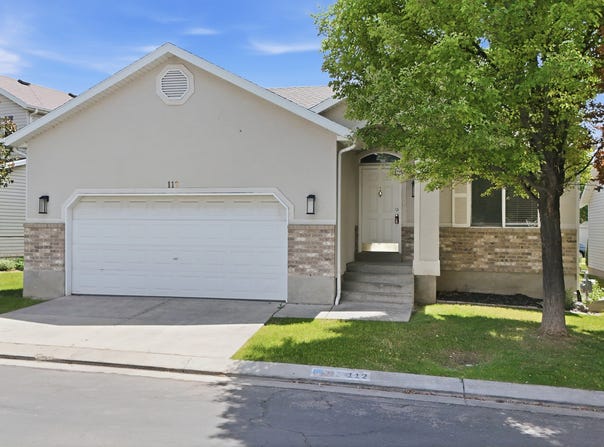112 W CRYSTAL BAY Dr, Stansbury Park, UT 84074