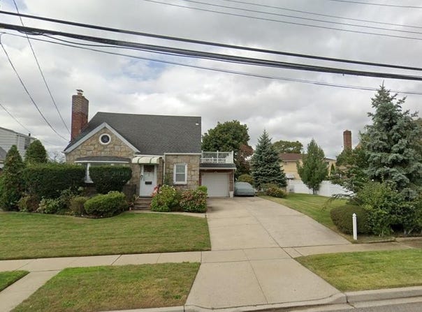 215 Leonard Boulevard, New Hyde Park, NY 11040