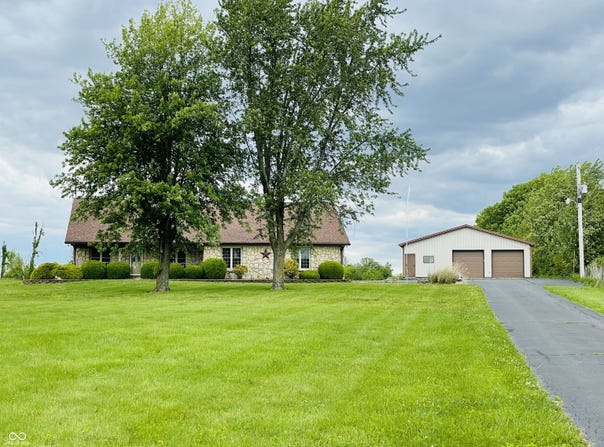 3925 S Flatrock River Road, Rushville, IN 46173