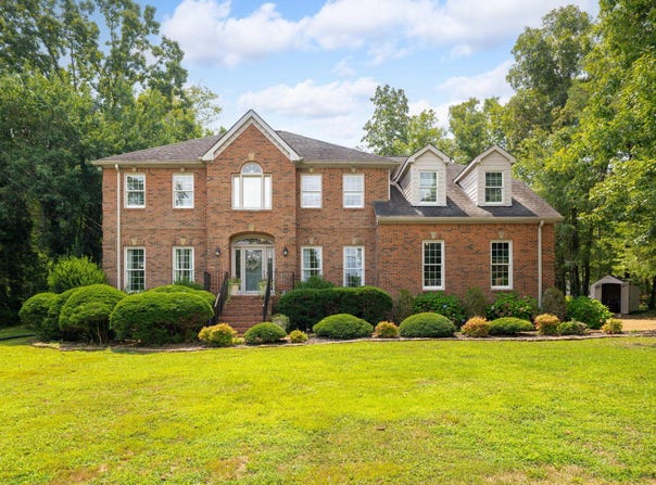 39 Middle Creek Road, Signal Mountain, TN 37377