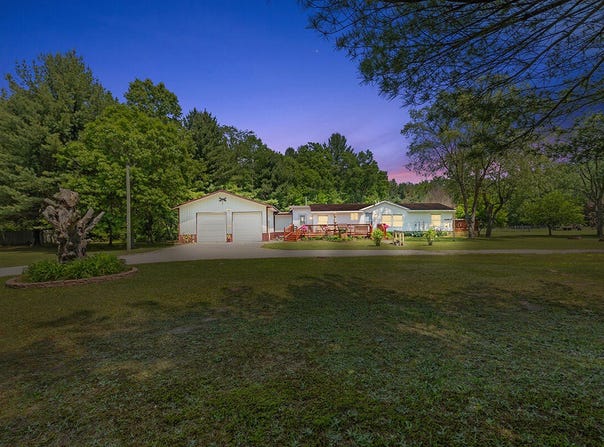 3858 S Chestnut Avenue, Newaygo, MI 49337