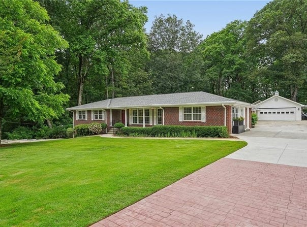2624 Lake Erin Drive, Tucker, GA 30084