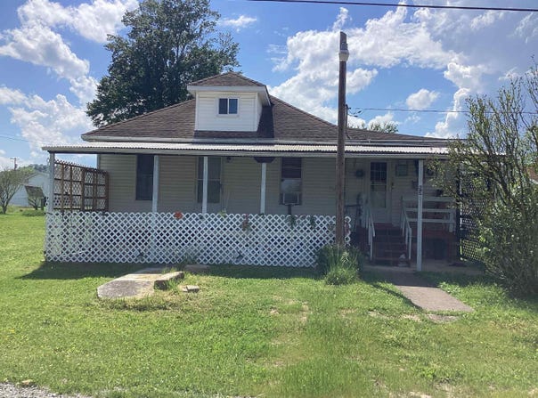 53 Farnsworth Avenue, Buckhannon, WV 26201