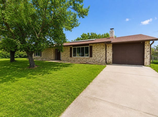 119 Dennis Street, Jacksboro, TX 76458