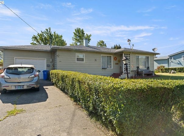 311 SE GRAPE Ave, Winston, OR 97496