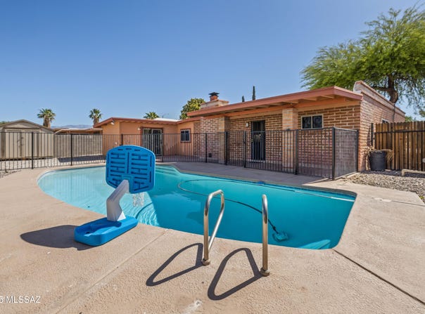 1716 S Sleepy Hollow Avenue, Tucson, AZ 85710