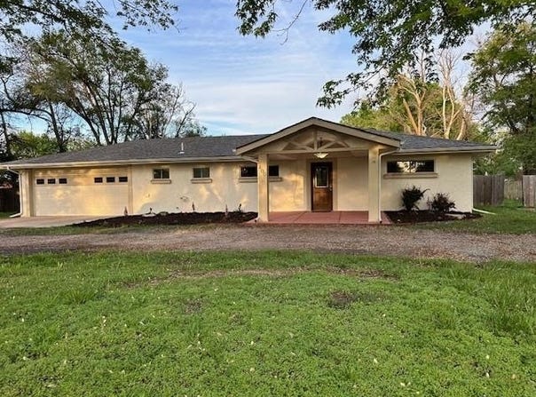 400 S 162nd St W, Goddard, KS 67052
