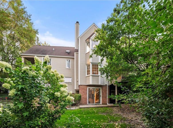 17661 Southridge Court, Minnetonka, MN 55345