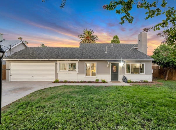 8018 Oakdale Avenue, Winnetka, CA 91306