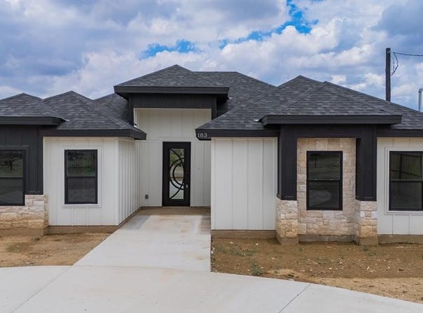 183 Pleasant Drive, Eagle Pass, TX 78852