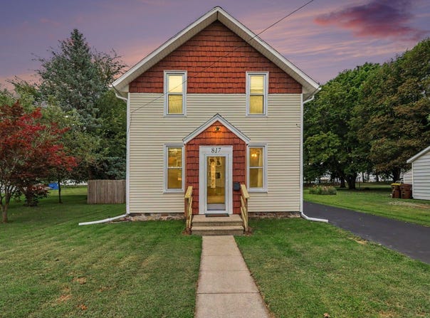 817 W Hanover Street, Marshall, MI 49068