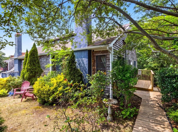 36 Nelson Avenue, Provincetown, MA 02657