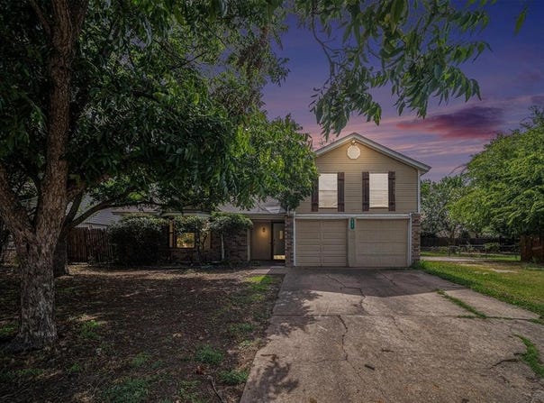 7912 Prairie Drive, Watauga, TX 76148