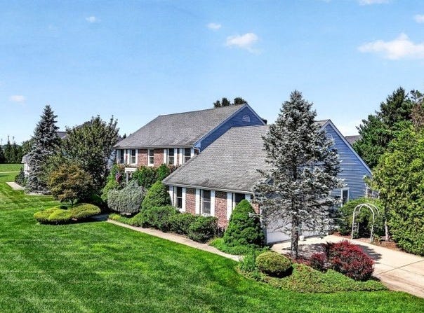46 Waverly Pl, South Brunswick Twp., NJ 08852-2702