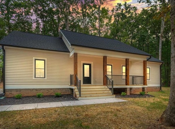 21 Holman Mill Ct, Farmville, VA 23901