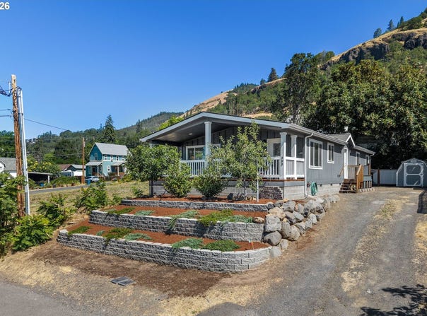 308 E HUMBOLDT St, Bingen, WA 98605