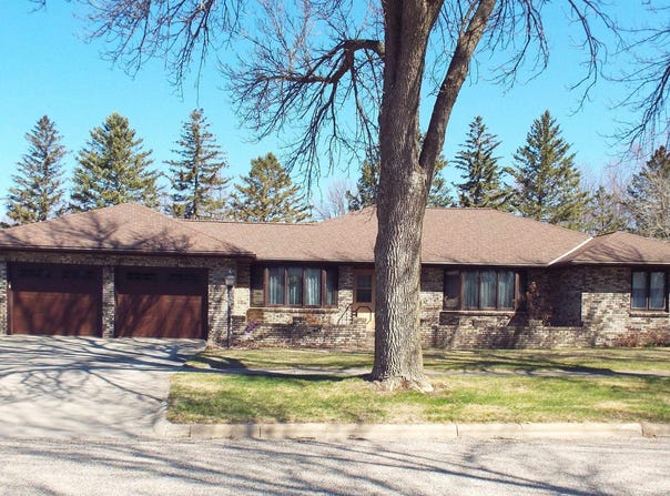 916 NE 5th Street, Sibley, IA 51249