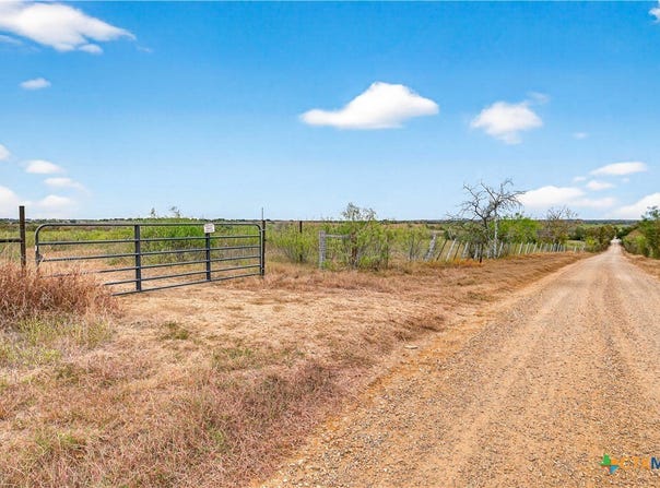 1152 County Road 447 lot: 14, Waelder, TX 78959